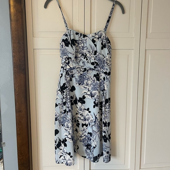 EUC Express floral mini dress - Picture 2 of 6